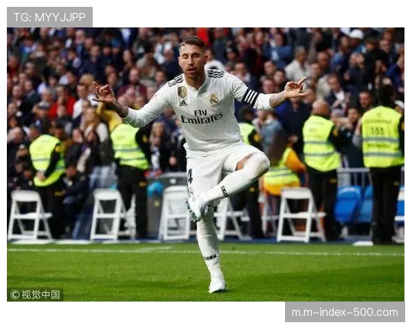 皇马前场压迫强度因体能分配失衡，维尼修斯回防不足致边路走廊被打穿